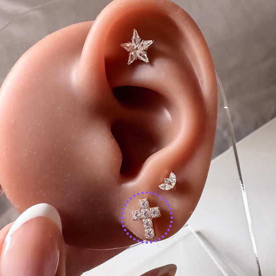 Ear Piercing Cruz -  titanium | gold