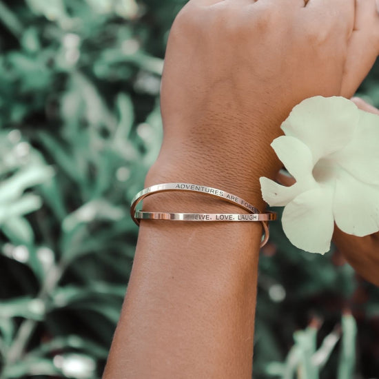 Lucky Feather Long Distance Relationships Couples Bracelets - A Reminder of  Love and Strength During Time and Distance Apart (2 Piece Set) Couples  Gifts : Amazon.in: Toys & Games