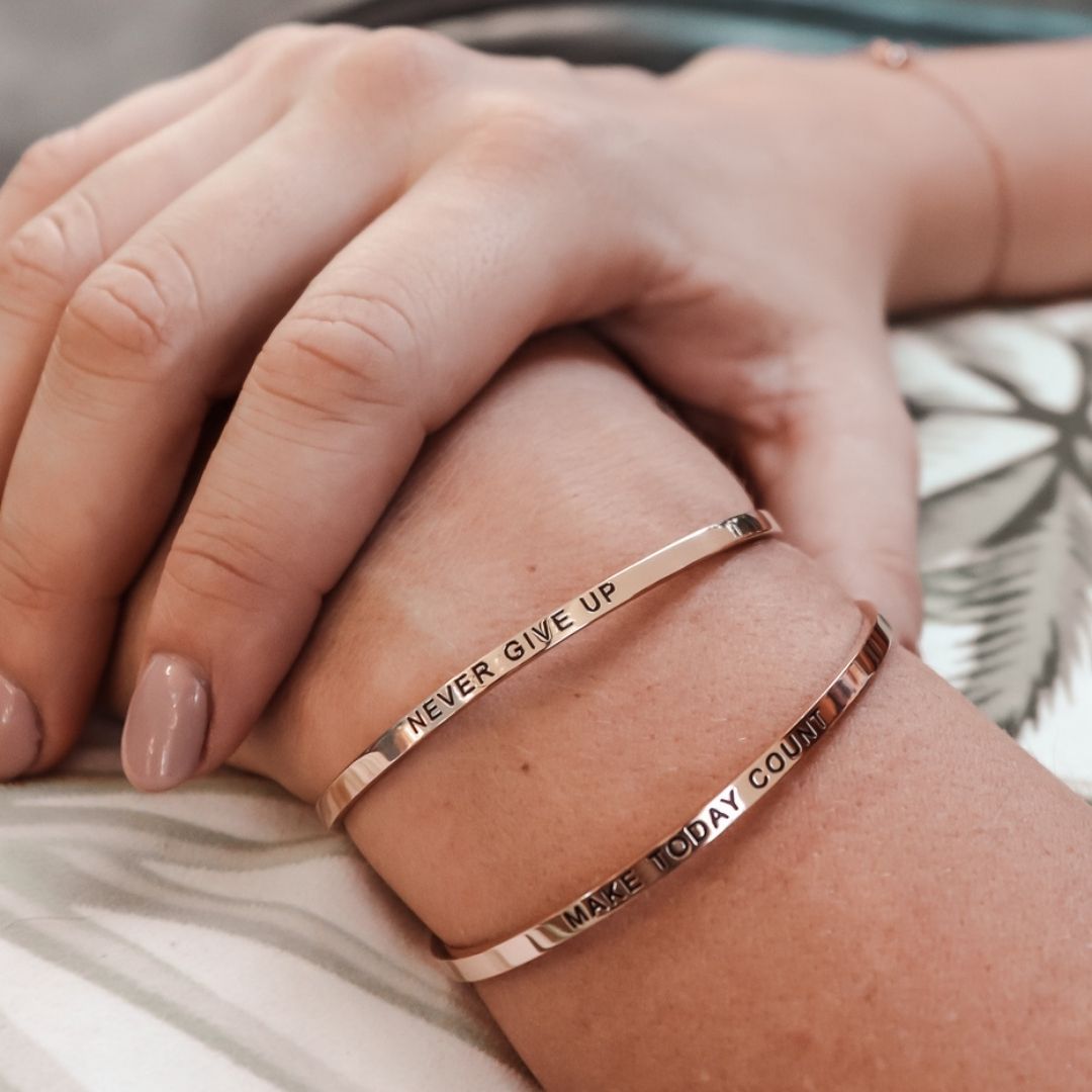 Quote Bracelet - Never give up (1 pcs)