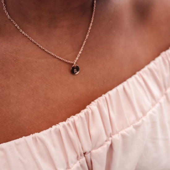 Load image into Gallery viewer, Necklace initial mini disc | A to Z - gold
